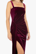 Load image into Gallery viewer, Domino Gown