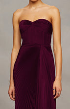Load image into Gallery viewer, Joyceann Sweetheart Gown