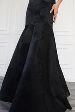 Load image into Gallery viewer, Kristy Gown