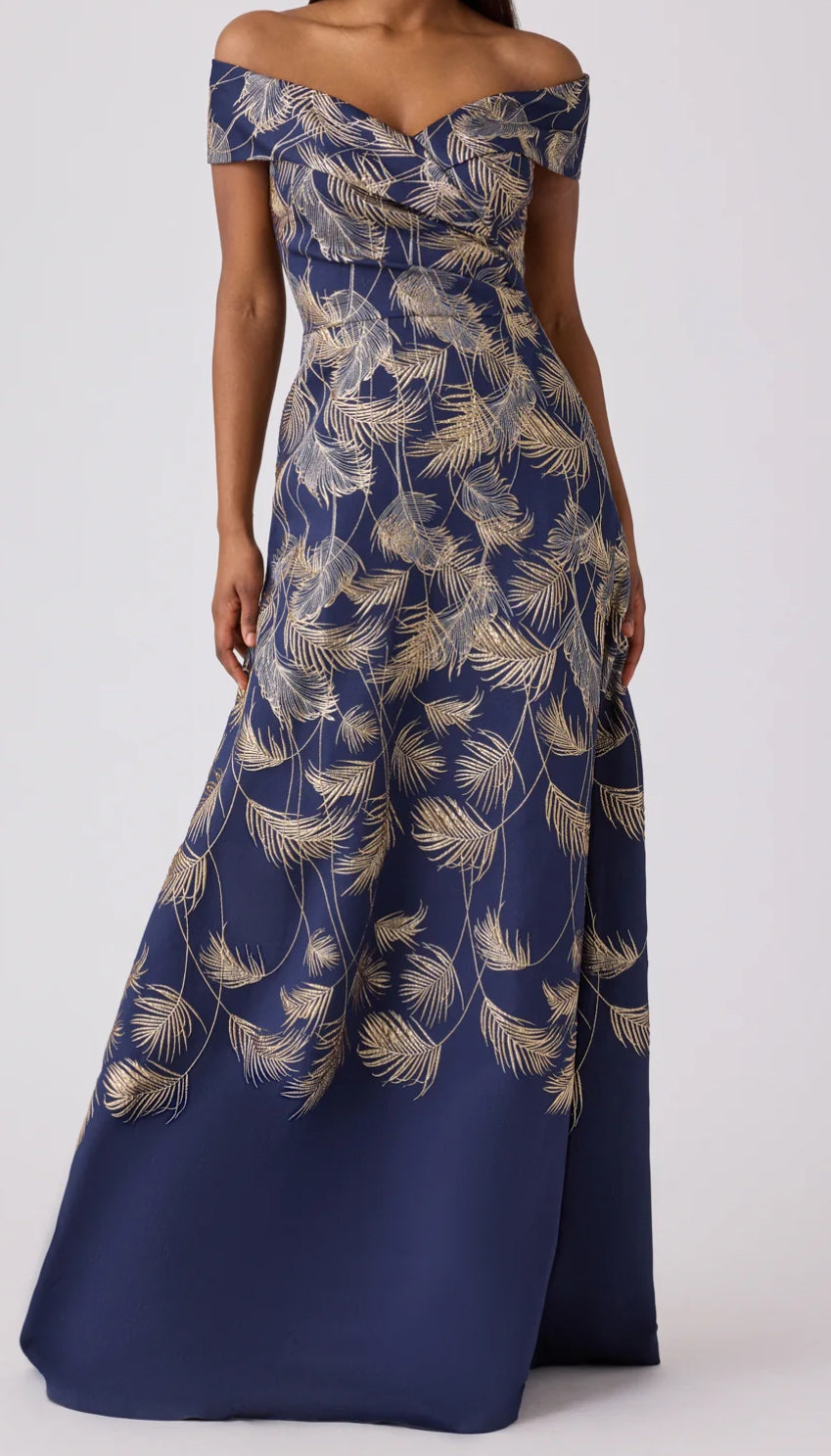 Jacquard Leaf Pattern Gown