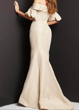 Load image into Gallery viewer, Off the Shoulder Champagne Gown